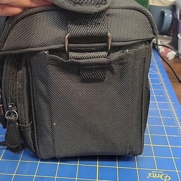 Nikon Gray & Black Camera Bag Multi Pocket Adj Strap Preloved - Picture 6 of 9